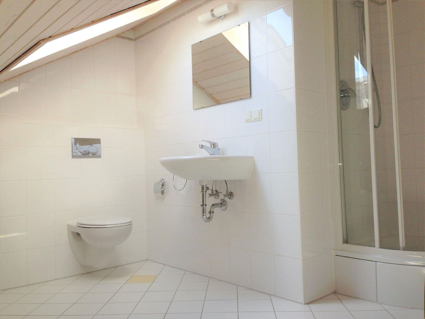 Prenájom domu 210 m², pozemek 465 m², Ulmenstrasse 0, Gauting, Bavorsko Prenájom domu 210 m², pozemek 465 m², Ulmenstrasse 0, Gauting, Bavorsko