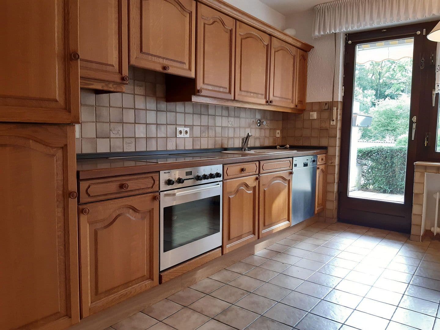 Predaj bytu 3-izbový 91 m², Oberhausen, Severné Porýnie - Westfálsko Predaj bytu 3-izbový 91 m², Oberhausen, Severné Porýnie - Westfálsko