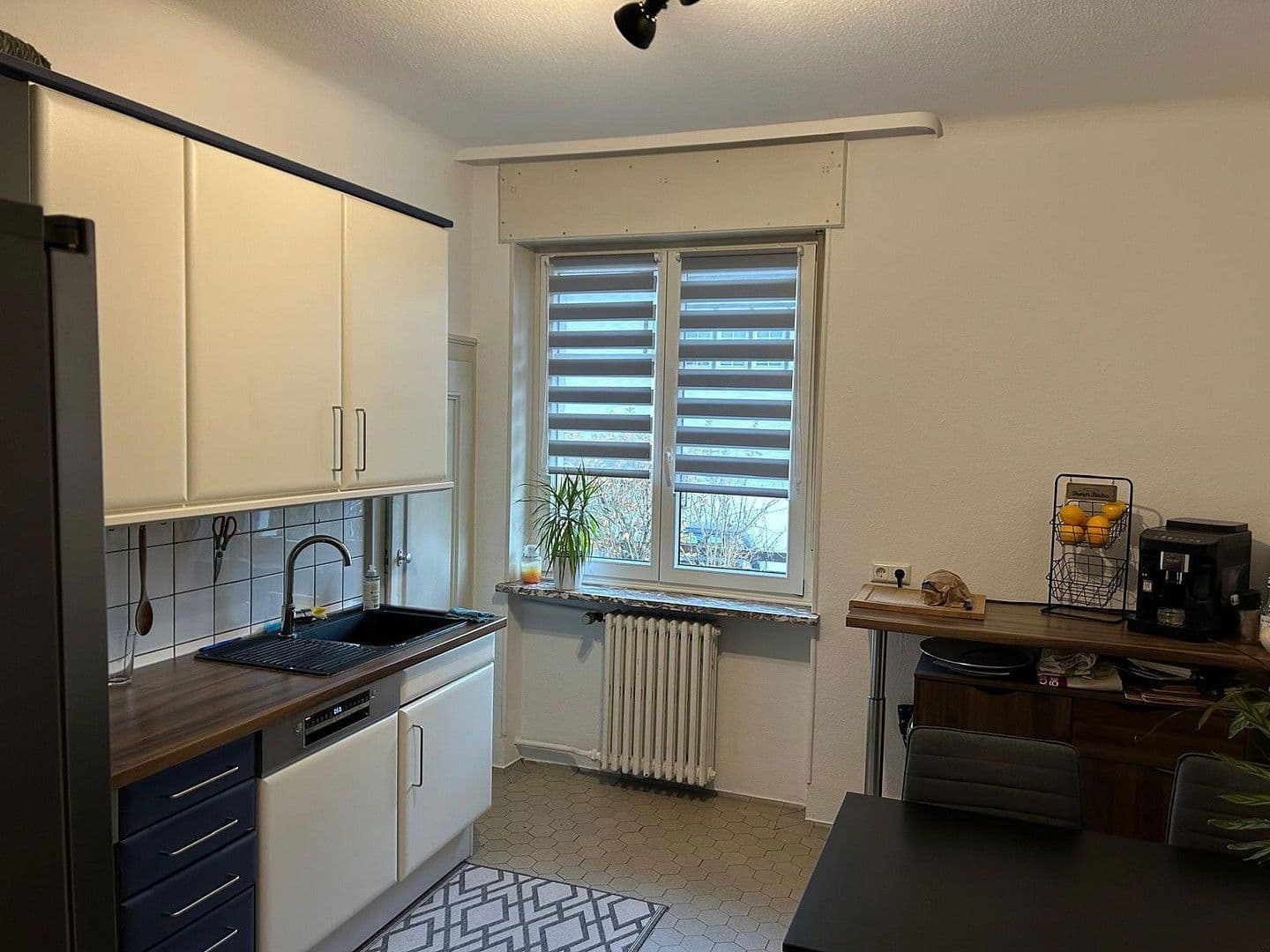 Prenájom bytu 3-izbový 100 m², Saarbrücken, Sársko Prenájom bytu 3-izbový 100 m², Saarbrücken, Sársko