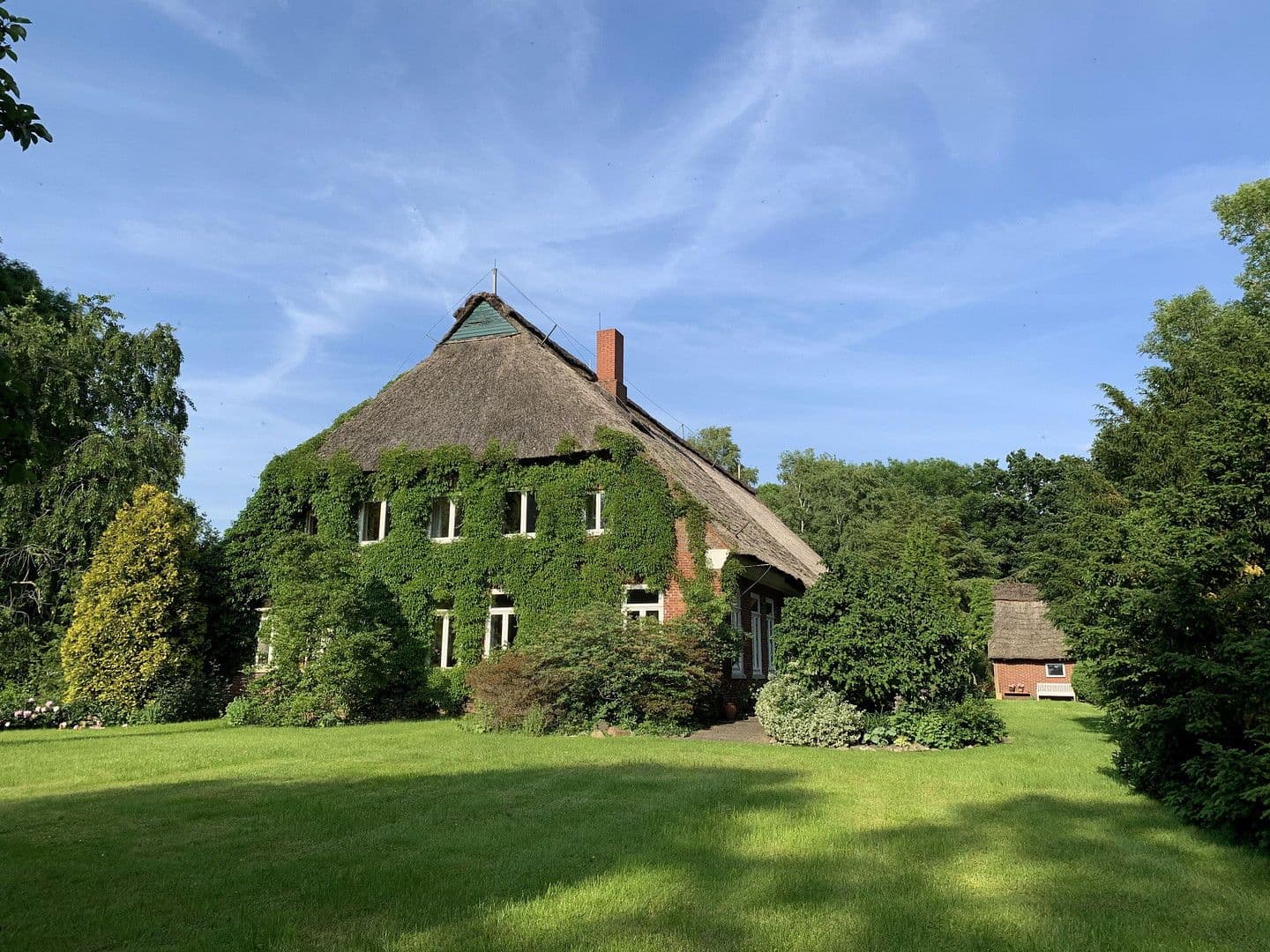 Predaj domu 350 m², pozemek 6.000 m², Hagen im Bremischen, Dolné Sasko Predaj domu 350 m², pozemek 6.000 m², Hagen im Bremischen, Dolné Sasko