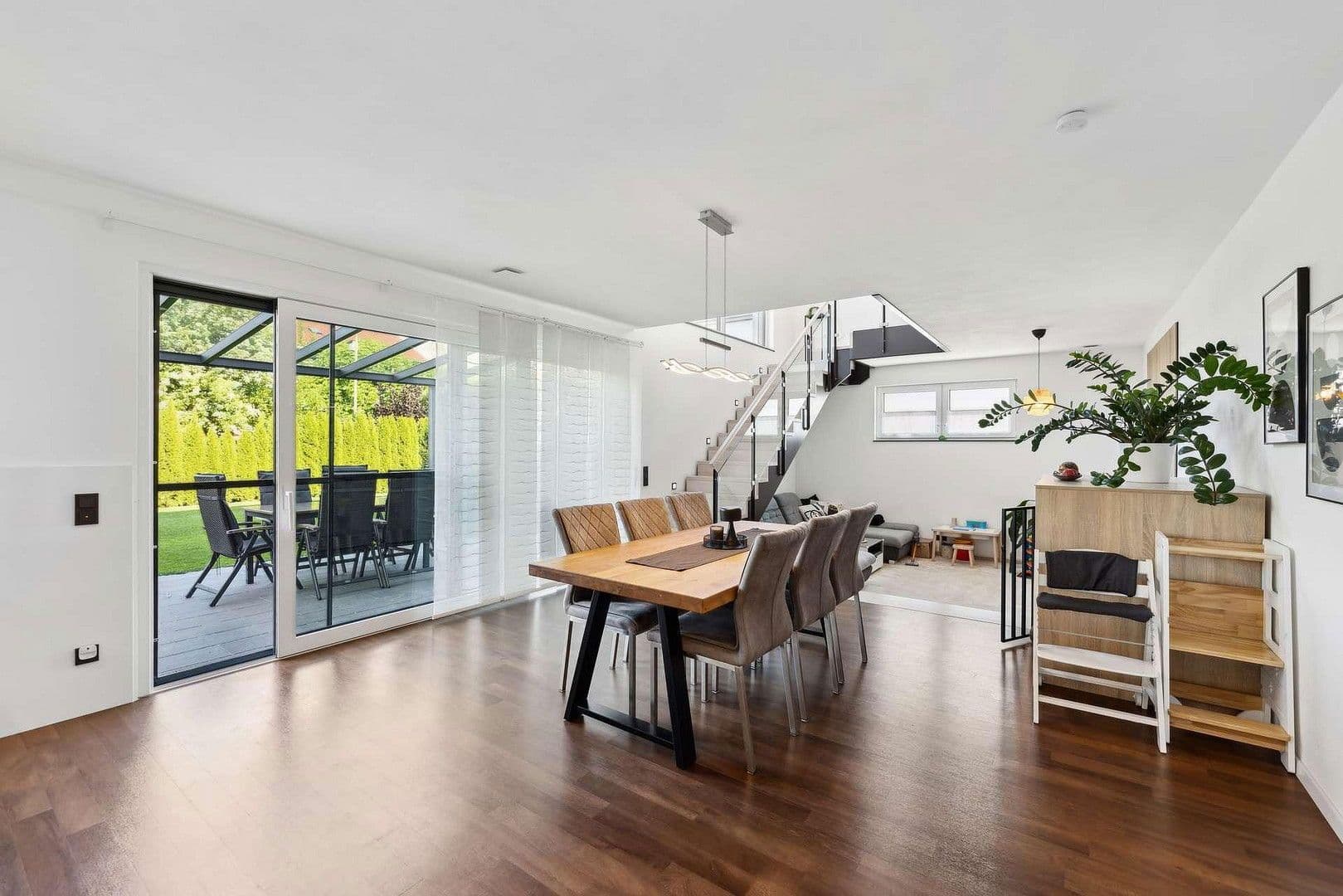 Predaj domu 247 m², pozemek 638 m², Vohburg an der Donau, Bavorsko Predaj domu 247 m², pozemek 638 m², Vohburg an der Donau, Bavorsko