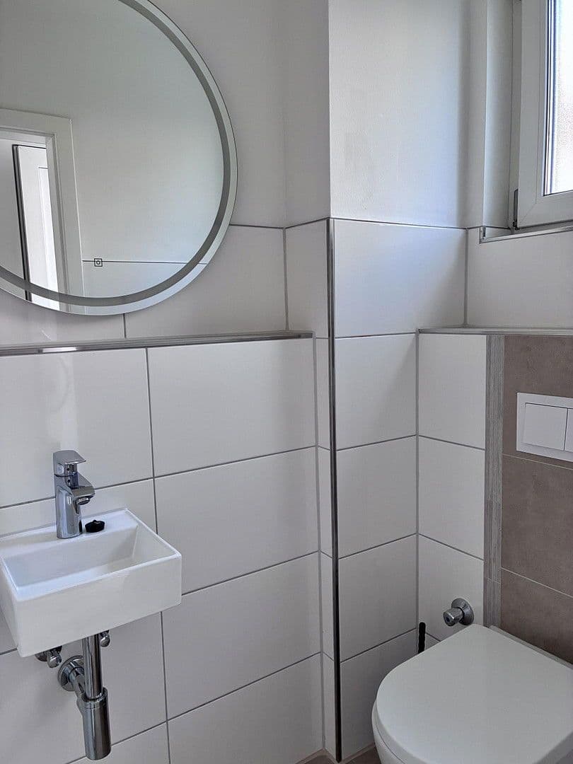 Prenájom domu 140 m², pozemek 137 m², Feucht, Bavorsko Prenájom domu 140 m², pozemek 137 m², Feucht, Bavorsko