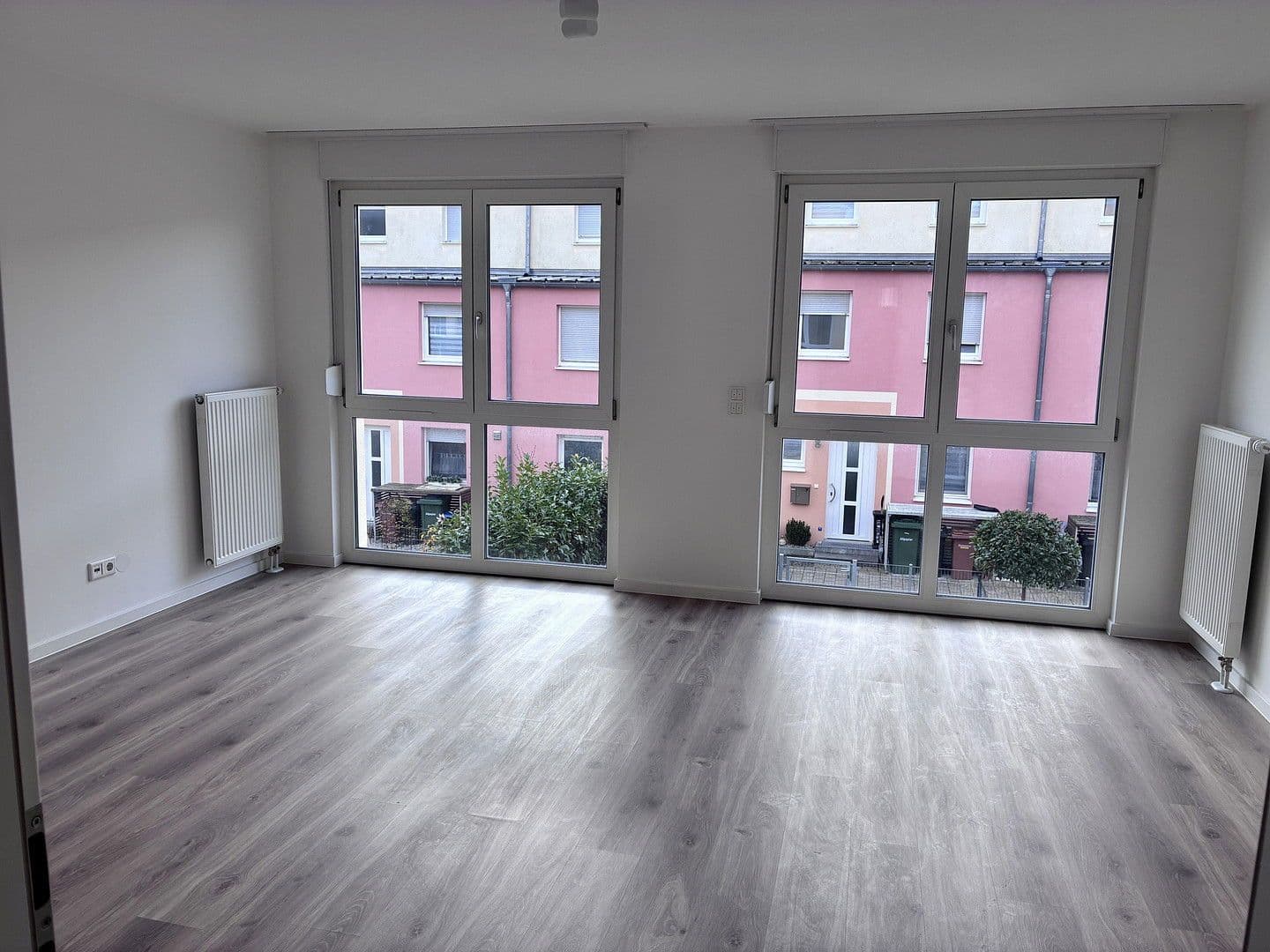 Prenájom domu 140 m², pozemek 137 m², Feucht, Bavorsko Prenájom domu 140 m², pozemek 137 m², Feucht, Bavorsko