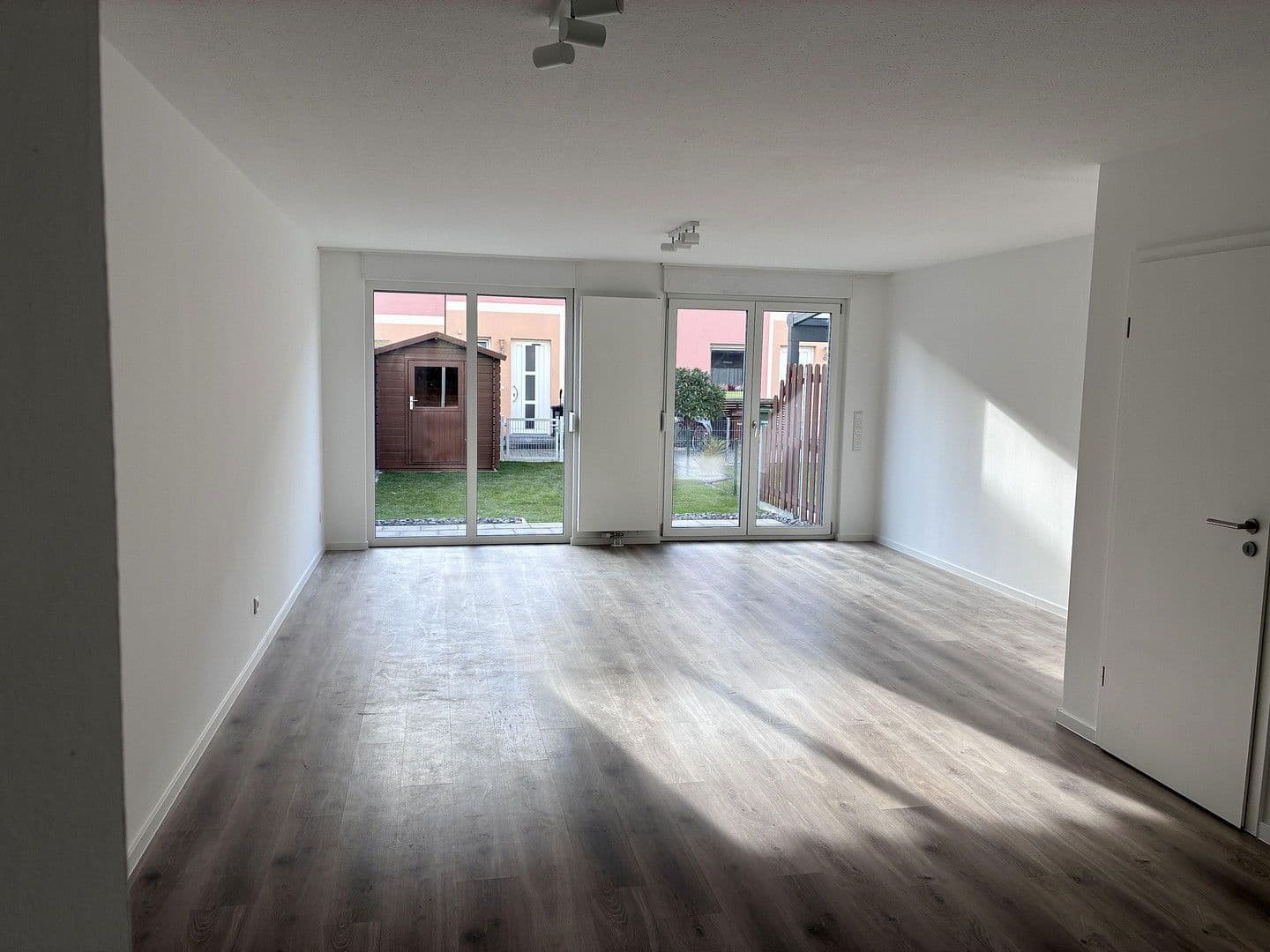 Prenájom domu 140 m², pozemek 137 m², Feucht, Bavorsko Prenájom domu 140 m², pozemek 137 m², Feucht, Bavorsko