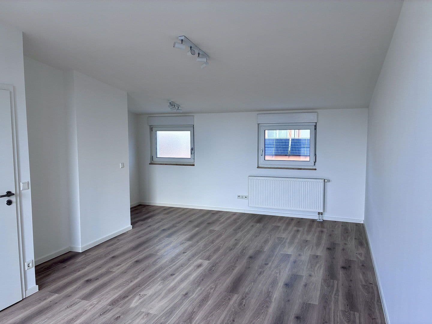 Prenájom domu 140 m², pozemek 137 m², Feucht, Bavorsko Prenájom domu 140 m², pozemek 137 m², Feucht, Bavorsko