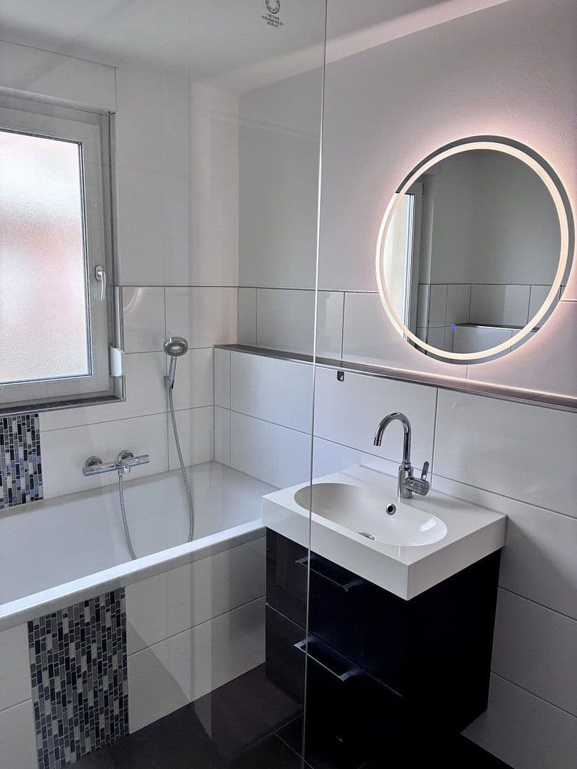 Prenájom domu 140 m², pozemek 137 m², Feucht, Bavorsko Prenájom domu 140 m², pozemek 137 m², Feucht, Bavorsko