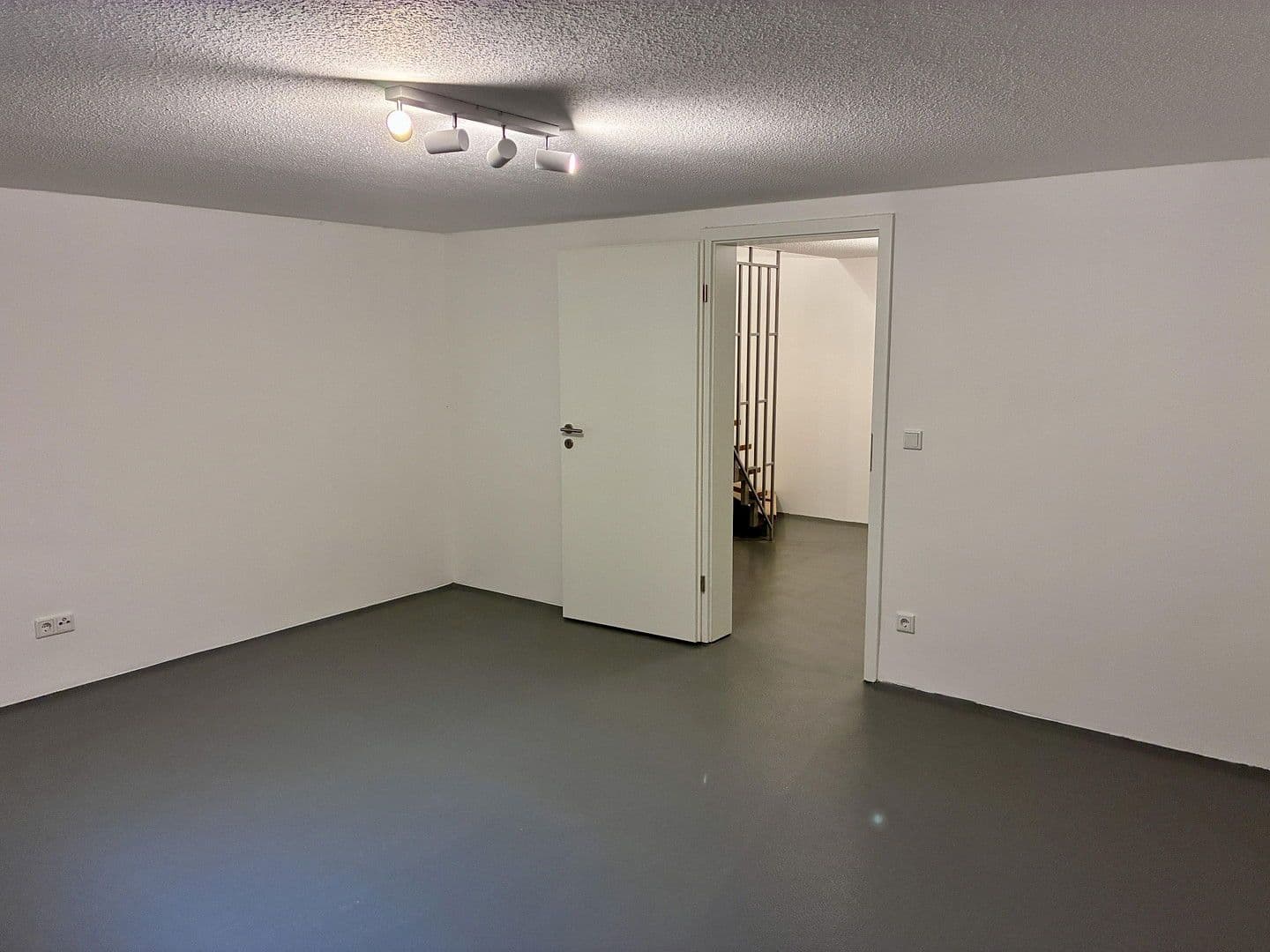 Prenájom domu 140 m², pozemek 137 m², Feucht, Bavorsko Prenájom domu 140 m², pozemek 137 m², Feucht, Bavorsko