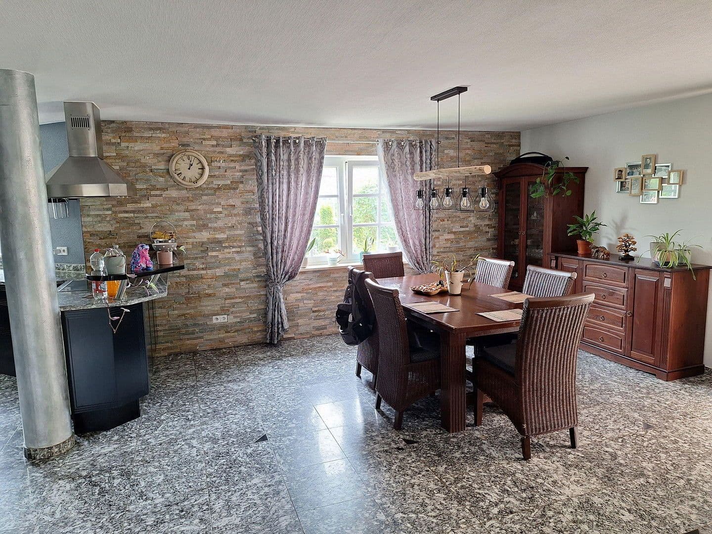 Predaj domu 175 m², pozemek 757 m², Krokusweg 1, Münsingen, Bádensko-Wurttembersko Predaj domu 175 m², pozemek 757 m², Krokusweg 1, Münsingen, Bádensko-Wurttembersko