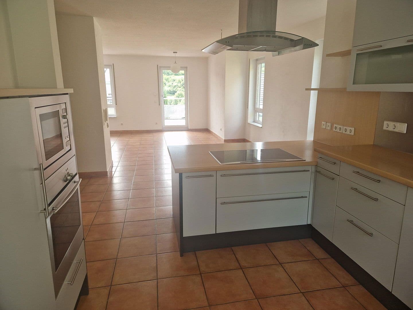 Predaj domu 170 m², pozemek 327 m², Weissach, Bádensko-Wurttembersko Predaj domu 170 m², pozemek 327 m², Weissach, Bádensko-Wurttembersko