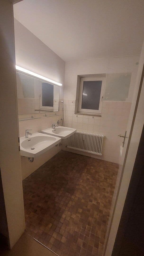 Predaj domu 378 m², pozemek 1.537 m², Engelfriedshalde 45, Tübingen, Bádensko-Wurttembersko Predaj domu 378 m², pozemek 1.537 m², Engelfriedshalde 45, Tübingen, Bádensko-Wurttembersko