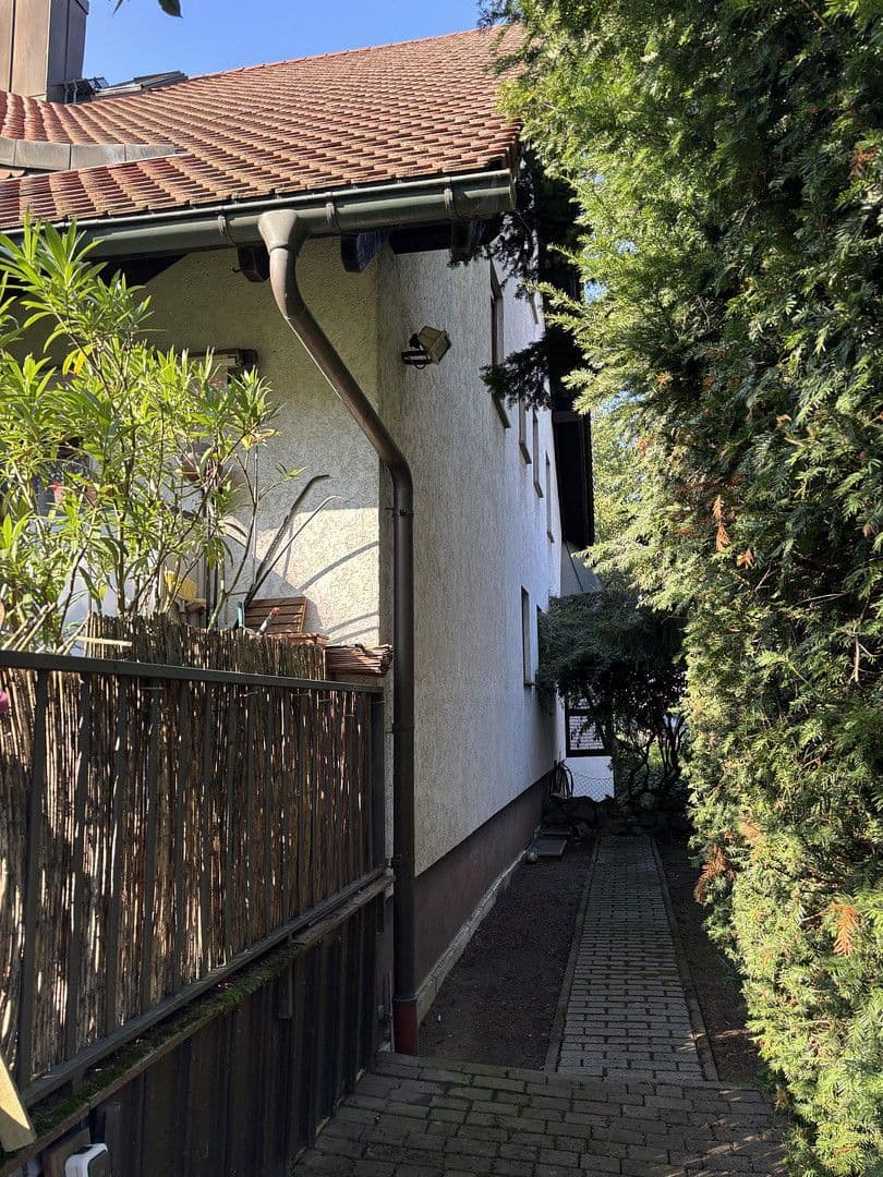 Predaj bytu 3-izbový 129 m², Am Weinfaß 60, Rüsselsheim am Main, Hesensko Predaj bytu 3-izbový 129 m², Am Weinfaß 60, Rüsselsheim am Main, Hesensko