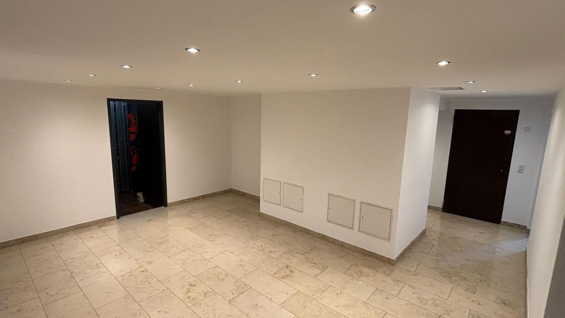 Predaj bytu 3-izbový 129 m², Am Weinfaß 60, Rüsselsheim am Main, Hesensko Predaj bytu 3-izbový 129 m², Am Weinfaß 60, Rüsselsheim am Main, Hesensko