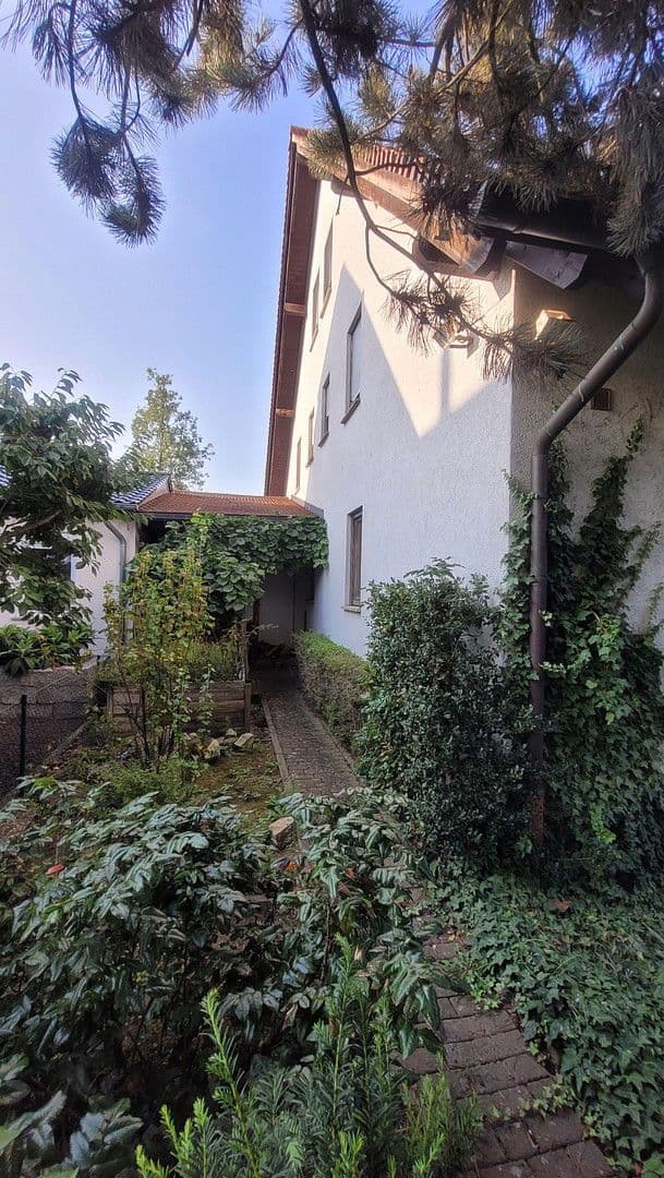 Predaj bytu 3-izbový 129 m², Am Weinfaß 60, Rüsselsheim am Main, Hesensko Predaj bytu 3-izbový 129 m², Am Weinfaß 60, Rüsselsheim am Main, Hesensko