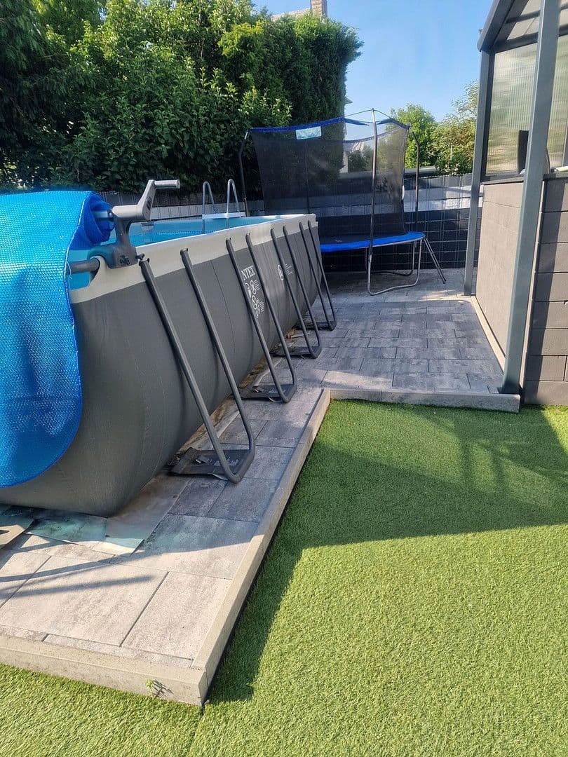 Predaj domu 233 m², pozemek 369 m², Andernach, Porýnie-Falcko Predaj domu 233 m², pozemek 369 m², Andernach, Porýnie-Falcko