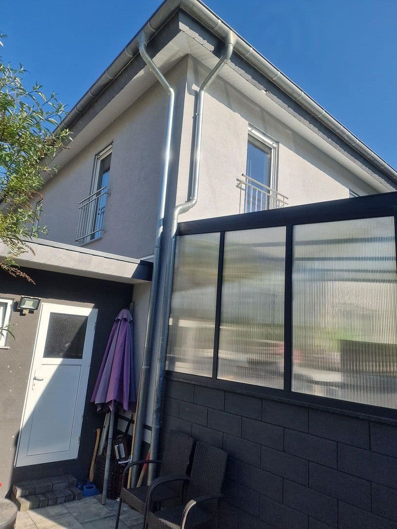 Predaj domu 233 m², pozemek 369 m², Andernach, Porýnie-Falcko Predaj domu 233 m², pozemek 369 m², Andernach, Porýnie-Falcko