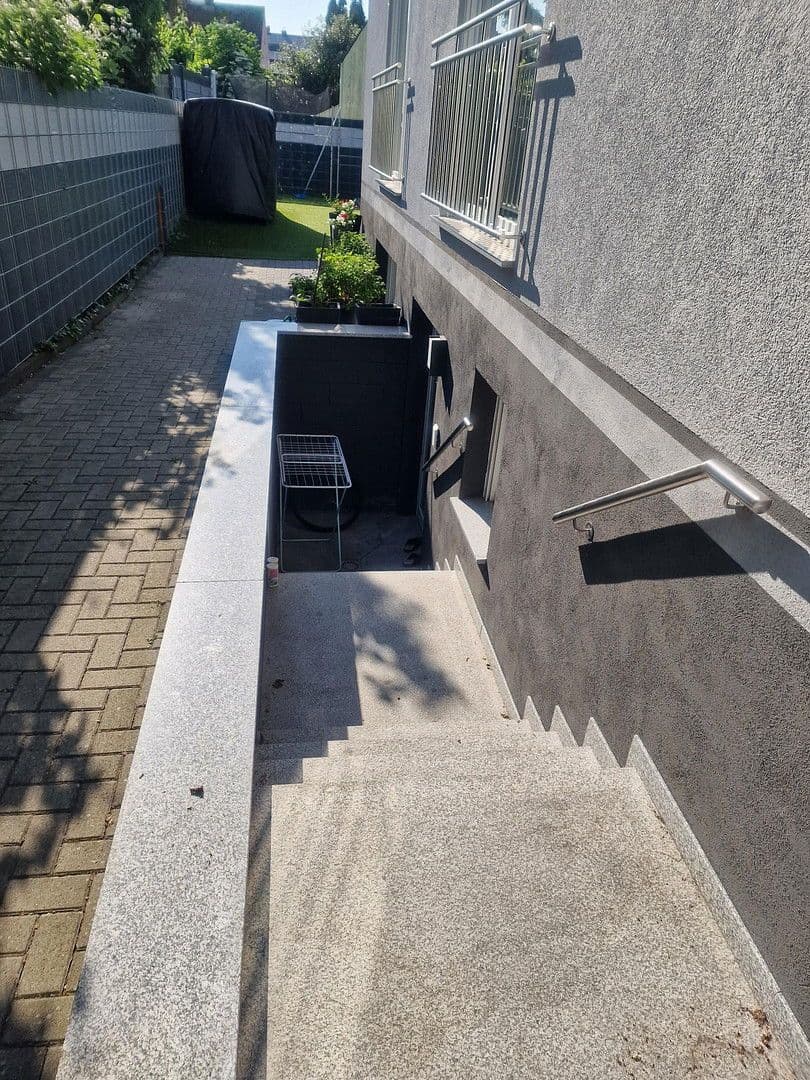 Predaj domu 233 m², pozemek 369 m², Andernach, Porýnie-Falcko Predaj domu 233 m², pozemek 369 m², Andernach, Porýnie-Falcko