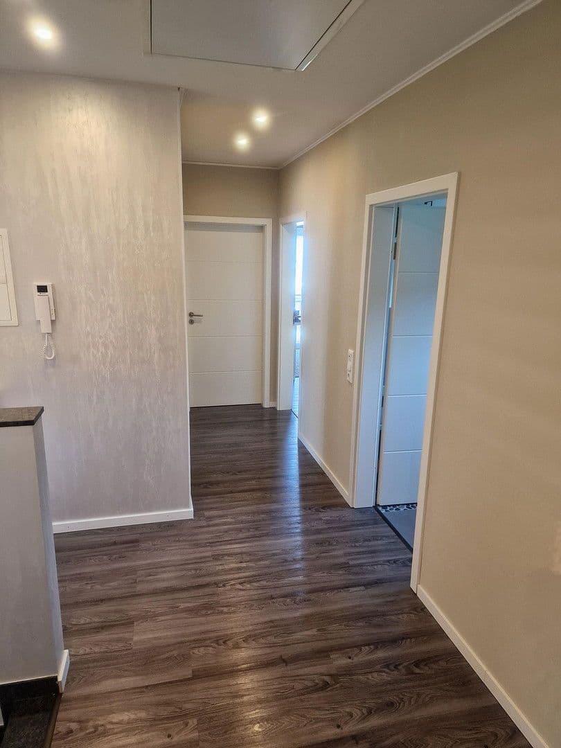 Predaj domu 233 m², pozemek 369 m², Andernach, Porýnie-Falcko Predaj domu 233 m², pozemek 369 m², Andernach, Porýnie-Falcko