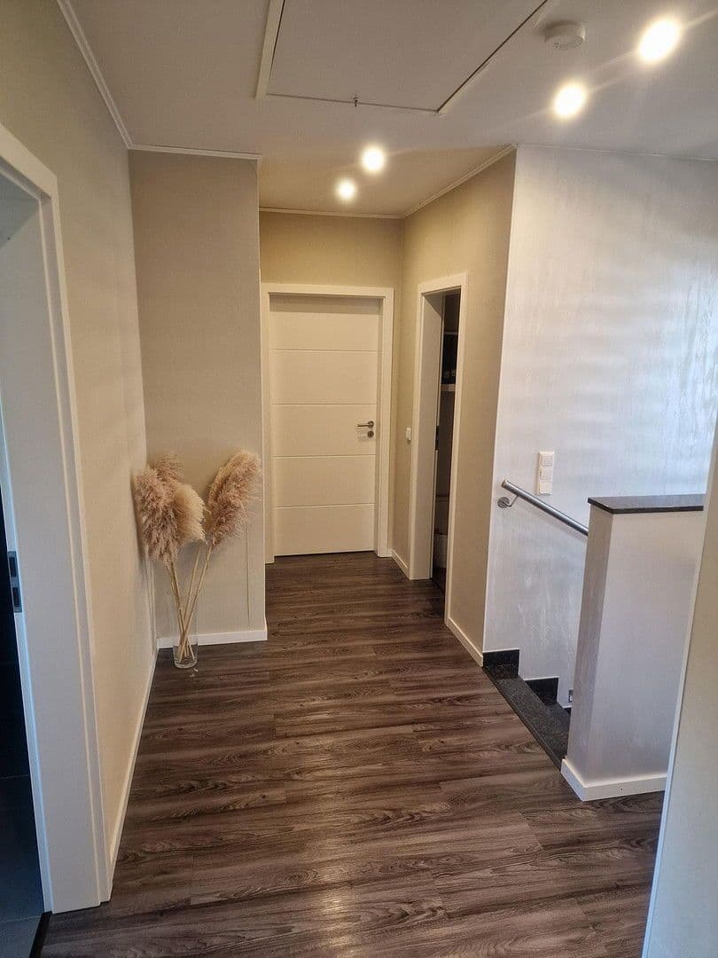 Predaj domu 233 m², pozemek 369 m², Andernach, Porýnie-Falcko Predaj domu 233 m², pozemek 369 m², Andernach, Porýnie-Falcko