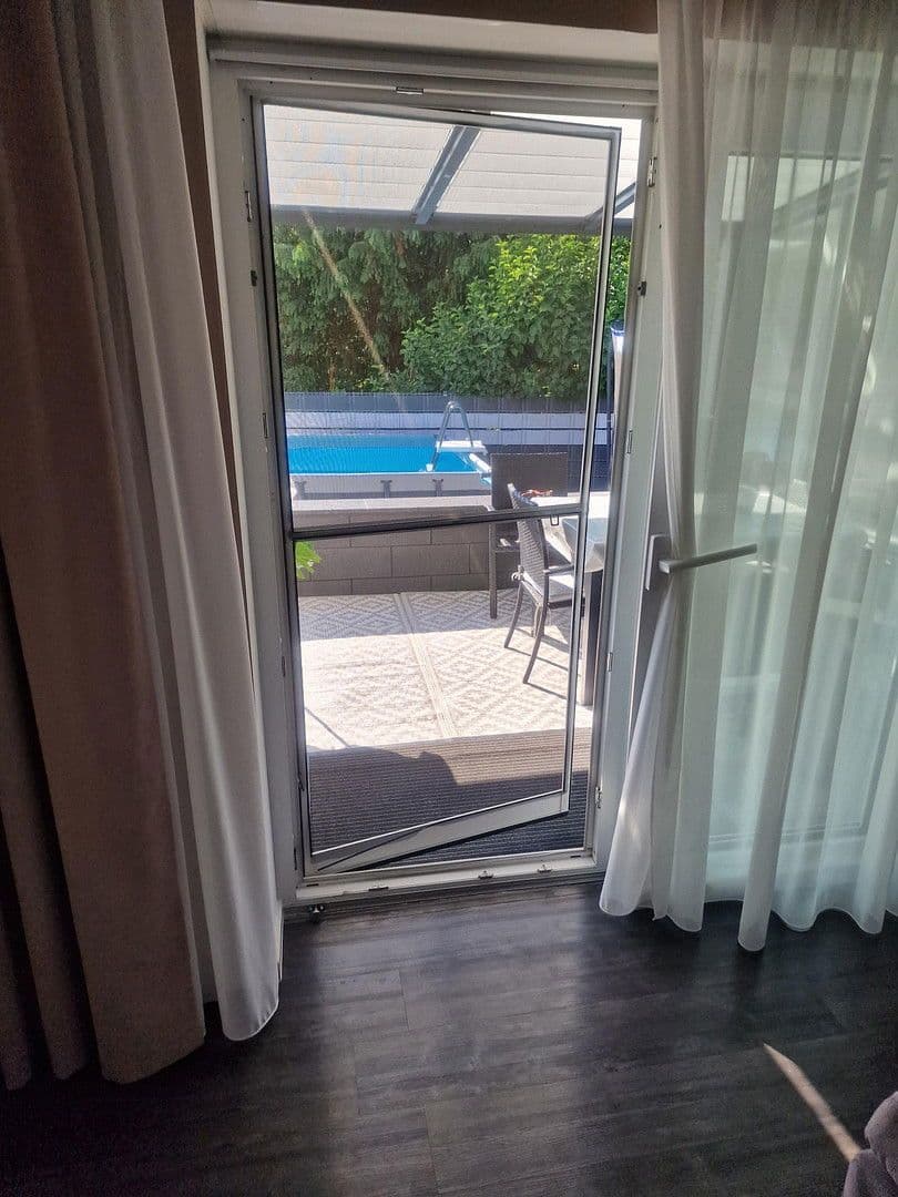 Predaj domu 233 m², pozemek 369 m², Andernach, Porýnie-Falcko Predaj domu 233 m², pozemek 369 m², Andernach, Porýnie-Falcko