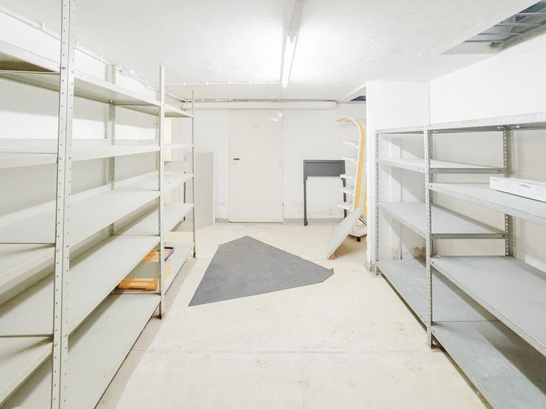 Prenájom nebytového priestoru 202 m², Röntgenstr. 6, Bonn, Severné Porýnie - Westfálsko Prenájom nebytového priestoru 202 m², Röntgenstr. 6, Bonn, Severné Porýnie - Westfálsko