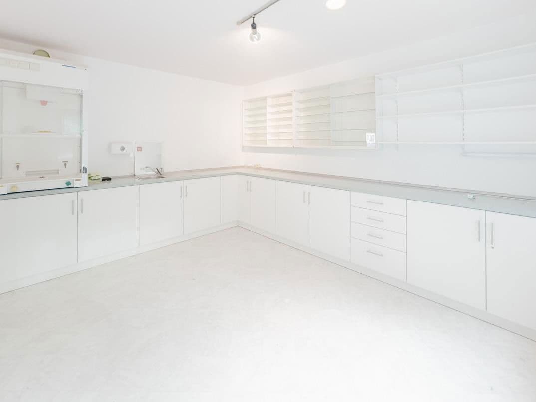 Prenájom nebytového priestoru 202 m², Röntgenstr. 6, Bonn, Severné Porýnie - Westfálsko Prenájom nebytového priestoru 202 m², Röntgenstr. 6, Bonn, Severné Porýnie - Westfálsko