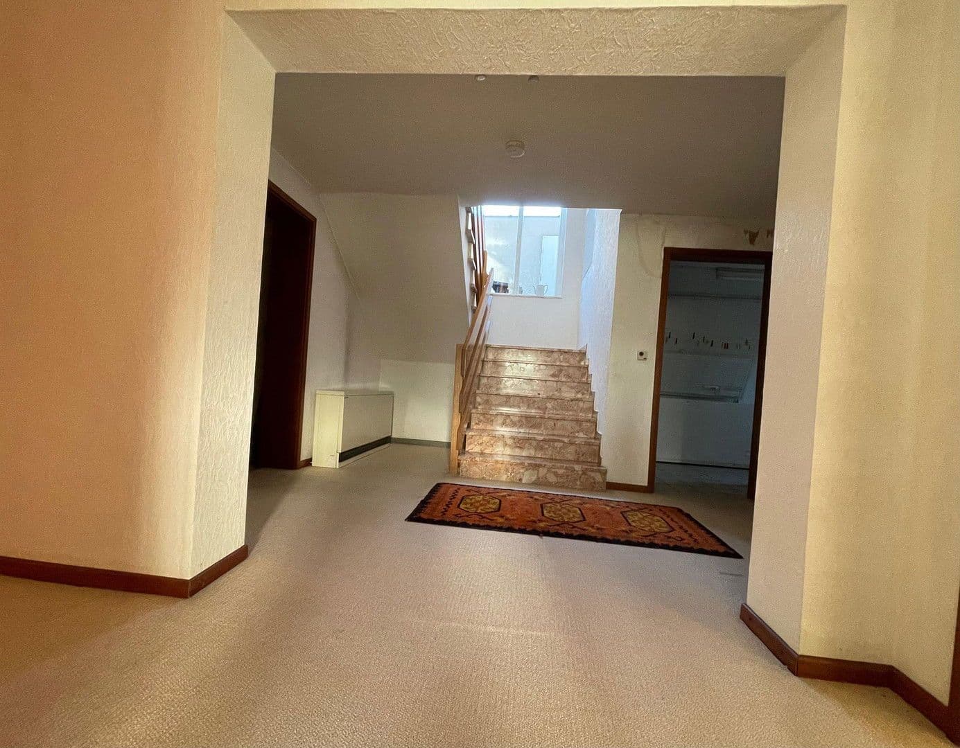 Predaj domu 175 m², pozemek 863 m², Erfurter Str. 4, Bad Emstal, Hesensko Predaj domu 175 m², pozemek 863 m², Erfurter Str. 4, Bad Emstal, Hesensko