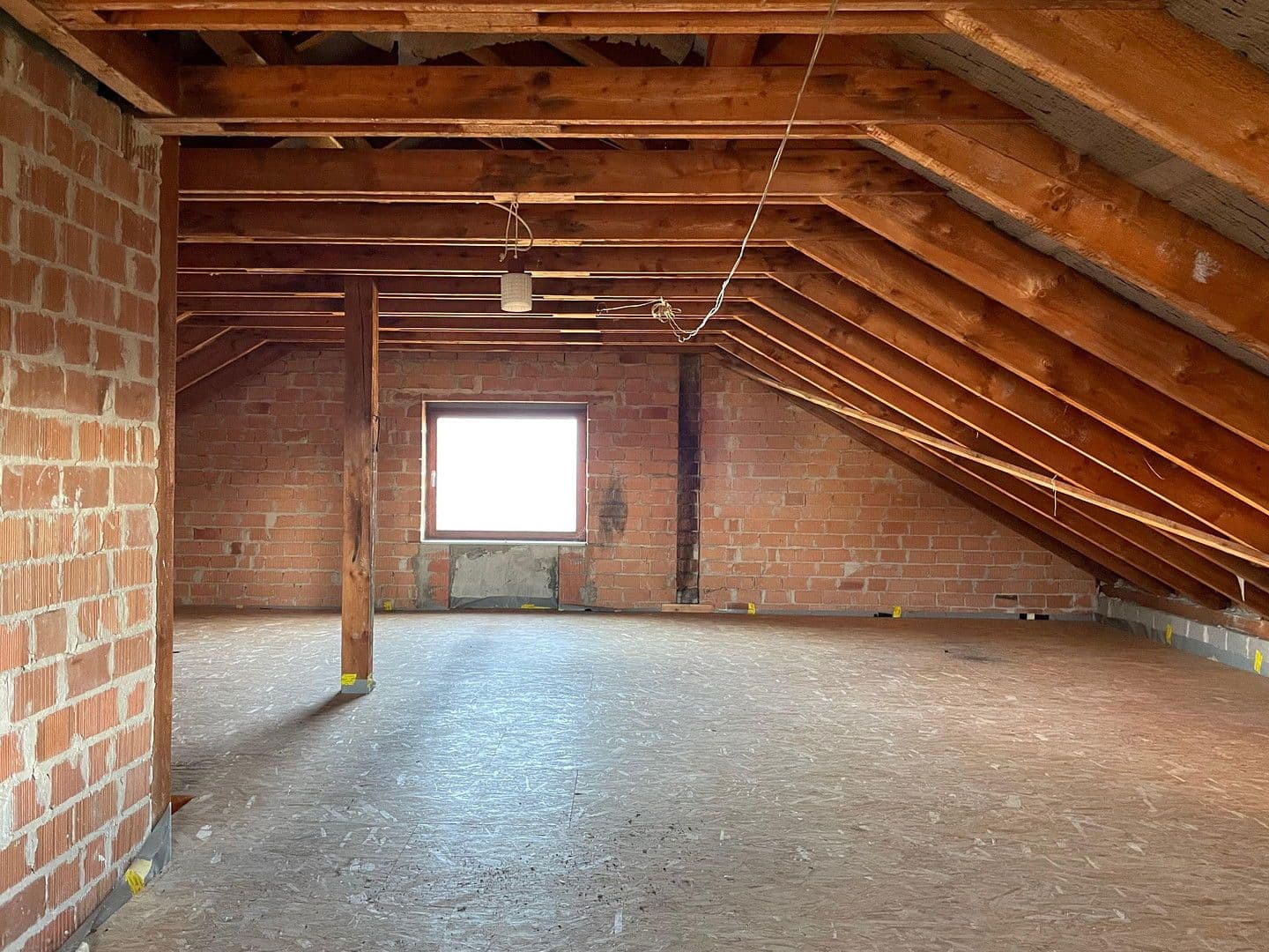 Predaj domu 175 m², pozemek 863 m², Erfurter Str. 4, Bad Emstal, Hesensko Predaj domu 175 m², pozemek 863 m², Erfurter Str. 4, Bad Emstal, Hesensko