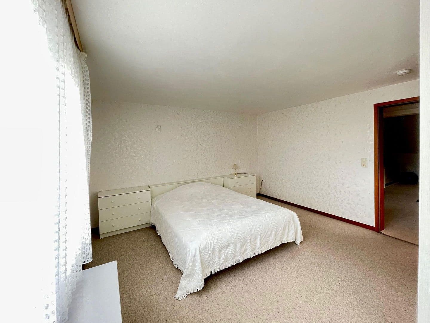 Predaj domu 175 m², pozemek 863 m², Erfurter Str. 4, Bad Emstal, Hesensko Predaj domu 175 m², pozemek 863 m², Erfurter Str. 4, Bad Emstal, Hesensko