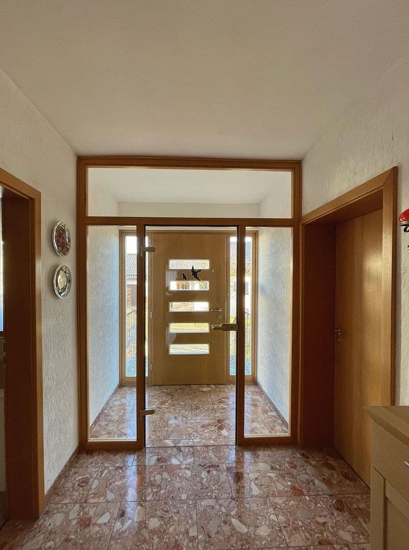 Predaj domu 175 m², pozemek 863 m², Erfurter Str. 4, Bad Emstal, Hesensko Predaj domu 175 m², pozemek 863 m², Erfurter Str. 4, Bad Emstal, Hesensko