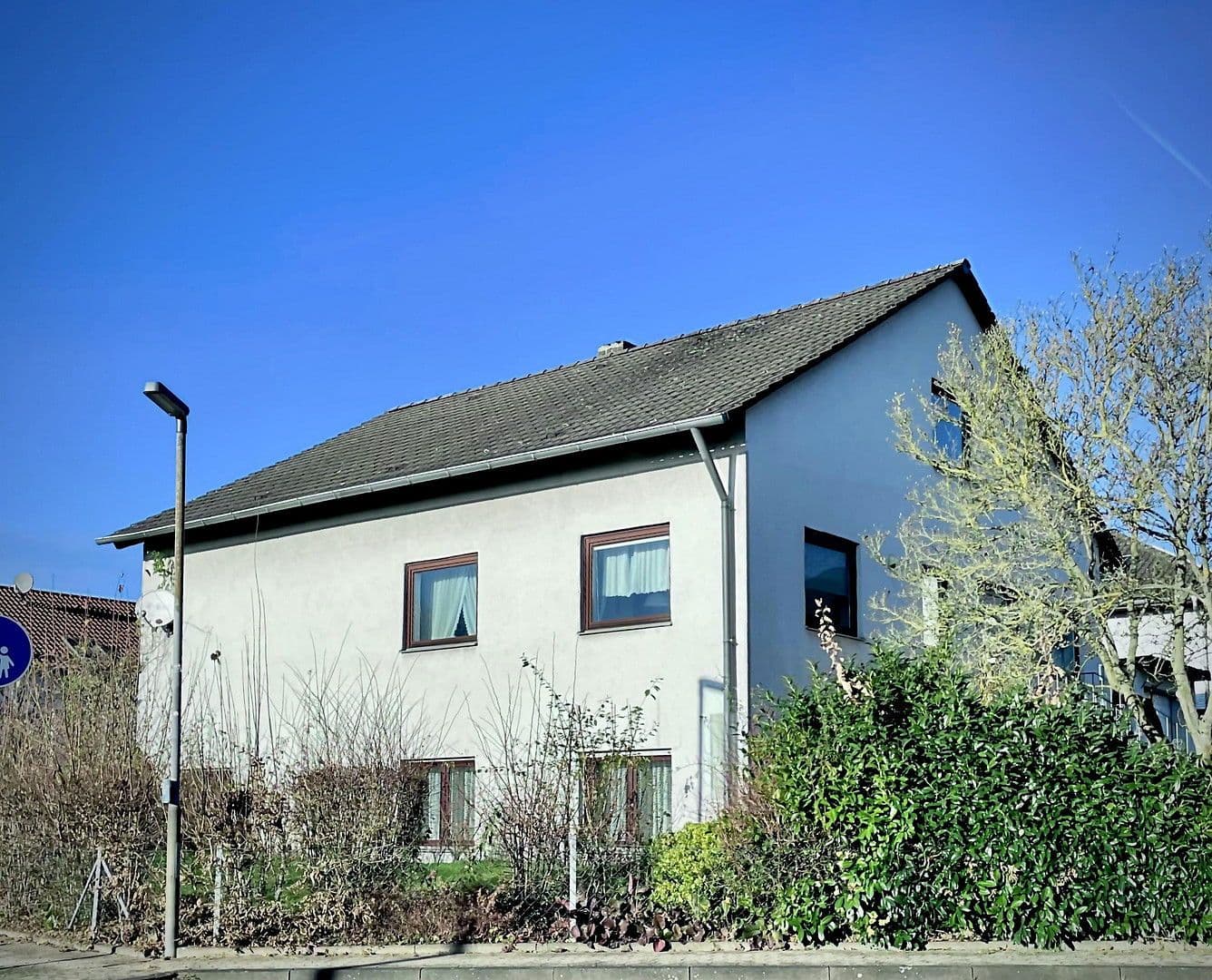 Predaj domu 175 m², pozemek 863 m², Erfurter Str. 4, Bad Emstal, Hesensko Predaj domu 175 m², pozemek 863 m², Erfurter Str. 4, Bad Emstal, Hesensko