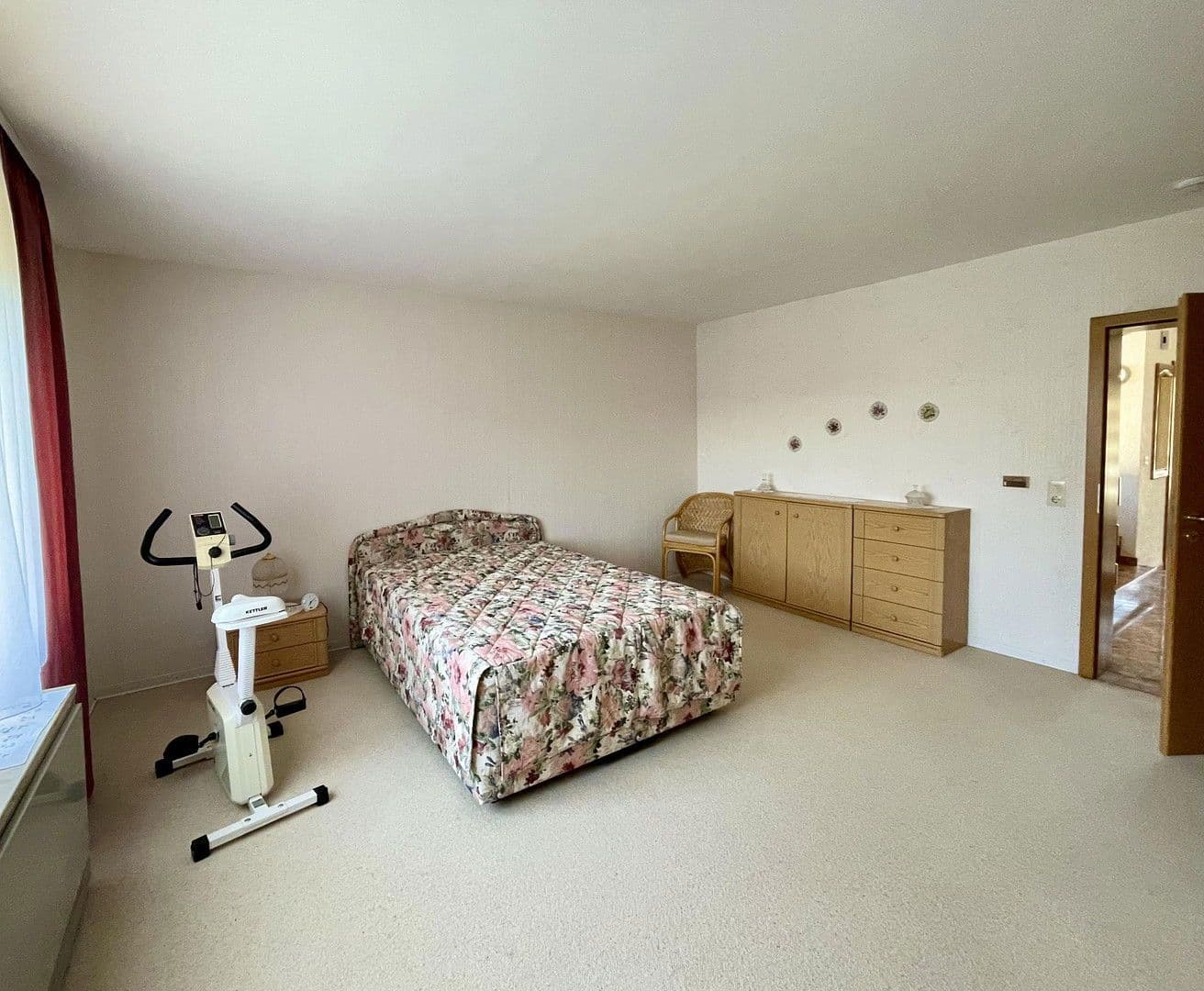 Predaj domu 175 m², pozemek 863 m², Erfurter Str. 4, Bad Emstal, Hesensko Predaj domu 175 m², pozemek 863 m², Erfurter Str. 4, Bad Emstal, Hesensko