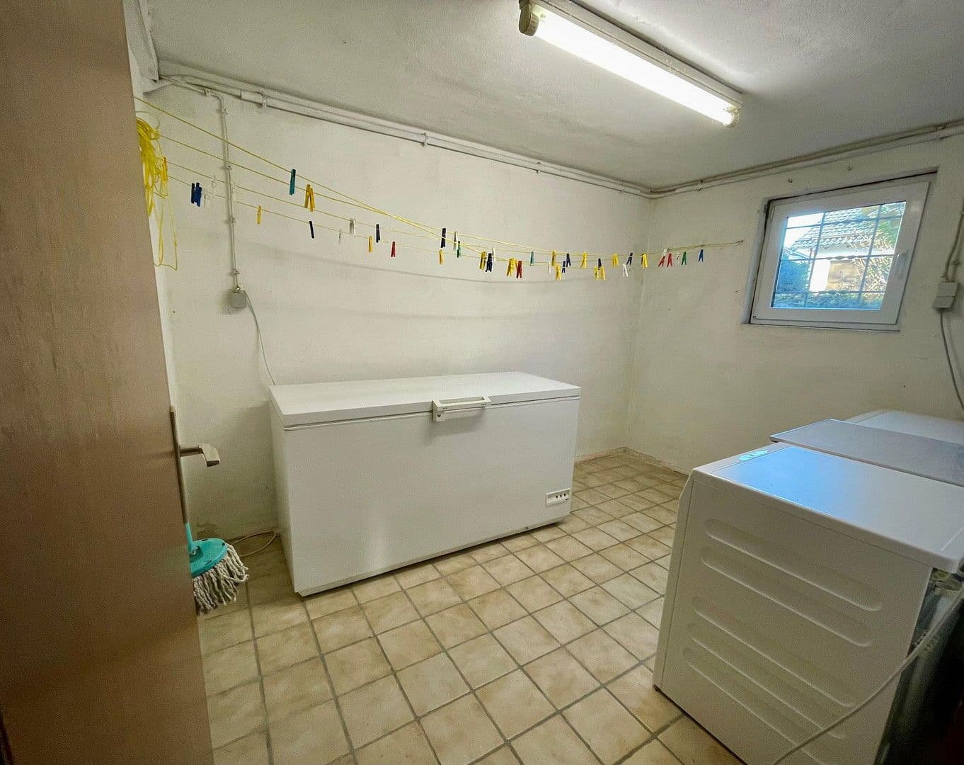 Predaj domu 175 m², pozemek 863 m², Erfurter Str. 4, Bad Emstal, Hesensko Predaj domu 175 m², pozemek 863 m², Erfurter Str. 4, Bad Emstal, Hesensko