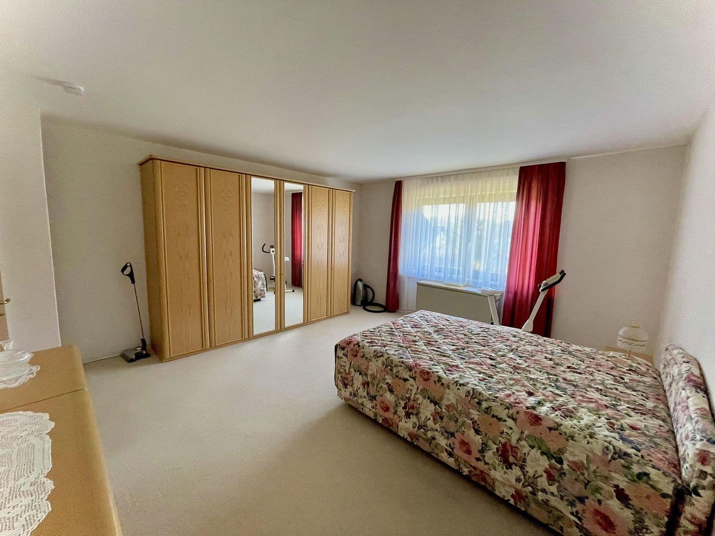 Predaj domu 175 m², pozemek 863 m², Erfurter Str. 4, Bad Emstal, Hesensko Predaj domu 175 m², pozemek 863 m², Erfurter Str. 4, Bad Emstal, Hesensko