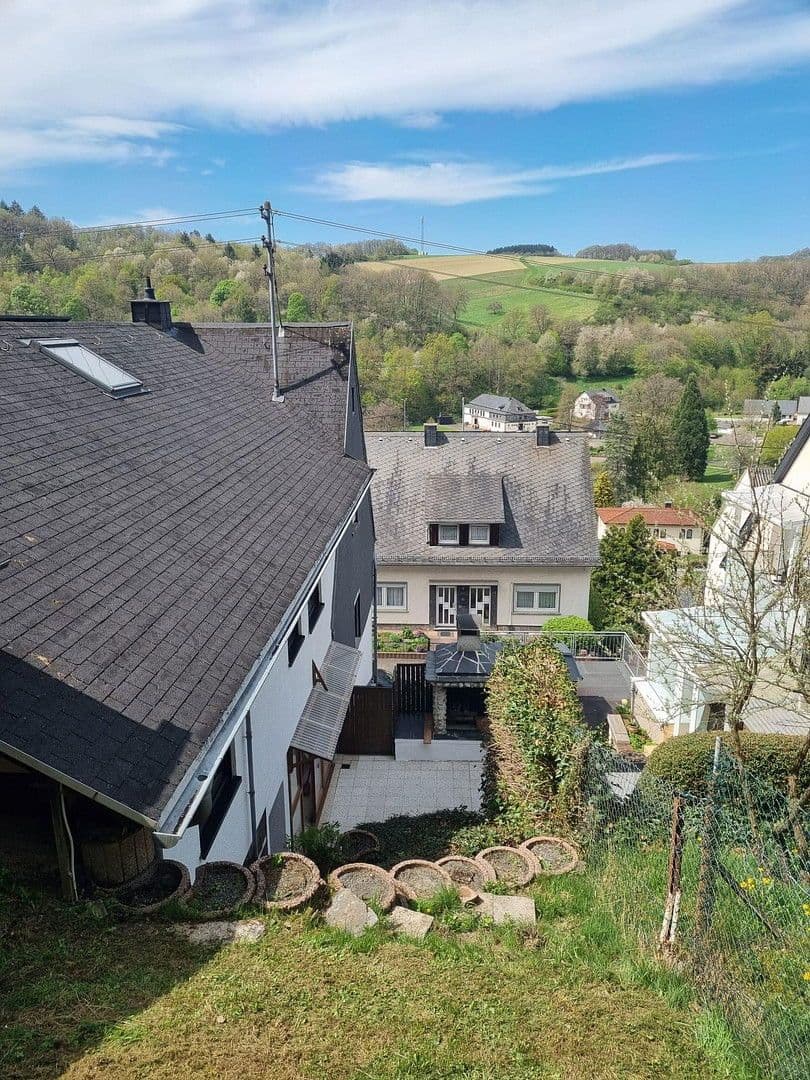 Predaj domu 249 m², pozemek 550 m², Bergstraße 14, Herrstein, Porýnie-Falcko Predaj domu 249 m², pozemek 550 m², Bergstraße 14, Herrstein, Porýnie-Falcko