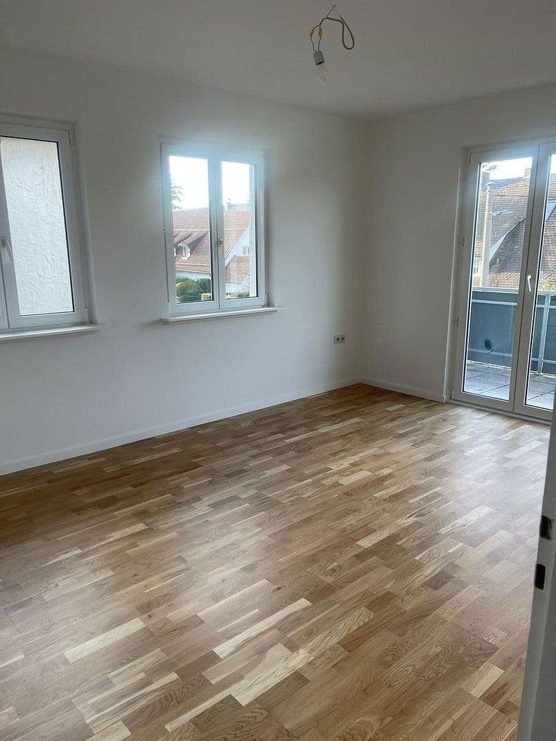 Prenájom bytu 3-izbový 60 m², Eibenweg 7, Stuttgart, Bádensko-Wurttembersko Prenájom bytu 3-izbový 60 m², Eibenweg 7, Stuttgart, Bádensko-Wurttembersko