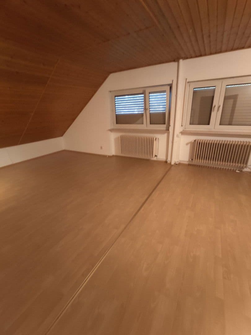 Prenájom domu 250 m², pozemek 300 m², Offenbach-Rumpenheim, Hesensko Prenájom domu 250 m², pozemek 300 m², Offenbach-Rumpenheim, Hesensko