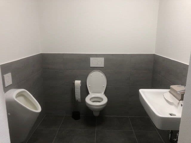 Prenájom nebytového priestoru 542 m², Lampertheim, Hesensko Prenájom nebytového priestoru 542 m², Lampertheim, Hesensko