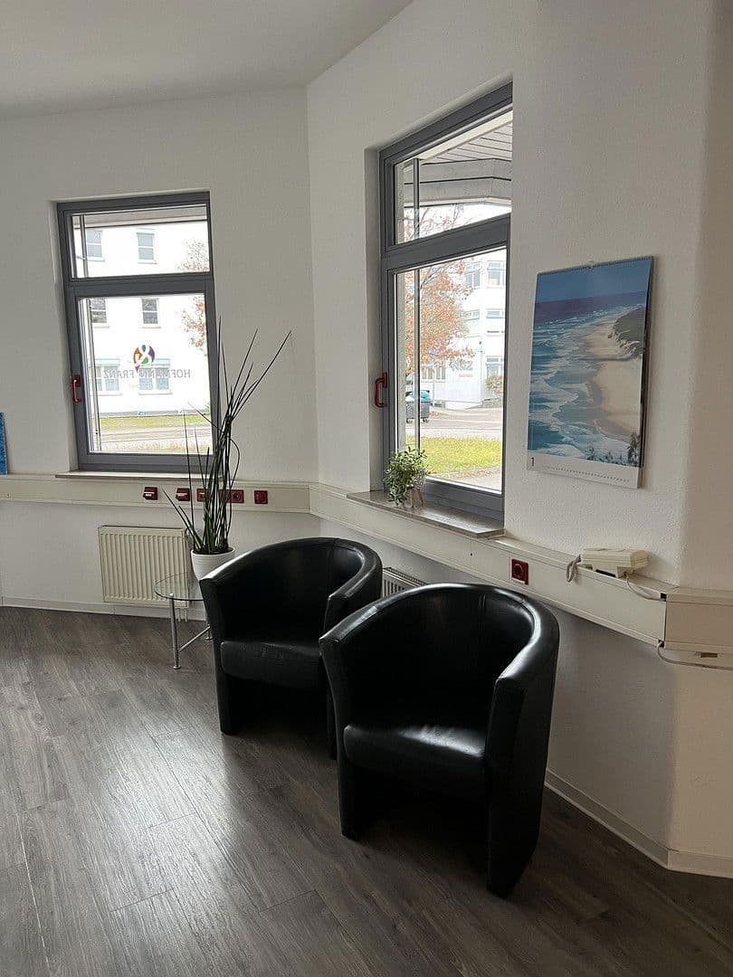 Prenájom kancelárie 1.050 m², Ludwigsburg, Bádensko-Wurttembersko Prenájom kancelárie 1.050 m², Ludwigsburg, Bádensko-Wurttembersko