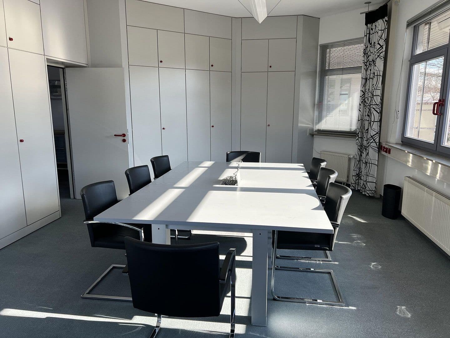 Prenájom kancelárie 1.050 m², Ludwigsburg, Bádensko-Wurttembersko Prenájom kancelárie 1.050 m², Ludwigsburg, Bádensko-Wurttembersko