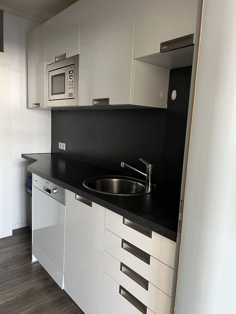 Prenájom kancelárie 1.050 m², Ludwigsburg, Bádensko-Wurttembersko Prenájom kancelárie 1.050 m², Ludwigsburg, Bádensko-Wurttembersko