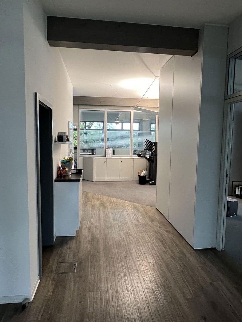 Prenájom kancelárie 1.050 m², Ludwigsburg, Bádensko-Wurttembersko Prenájom kancelárie 1.050 m², Ludwigsburg, Bádensko-Wurttembersko