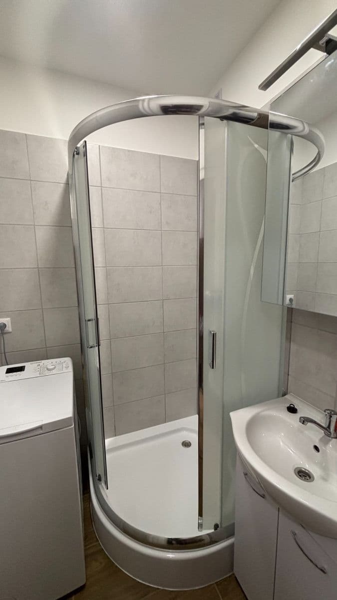 Prenájom bytu 1-izbový 37 m², sídl. Svobody, Prostějov, Olomoucký kraj Prenájom bytu 1-izbový 37 m², sídl. Svobody, Prostějov, Olomoucký kraj