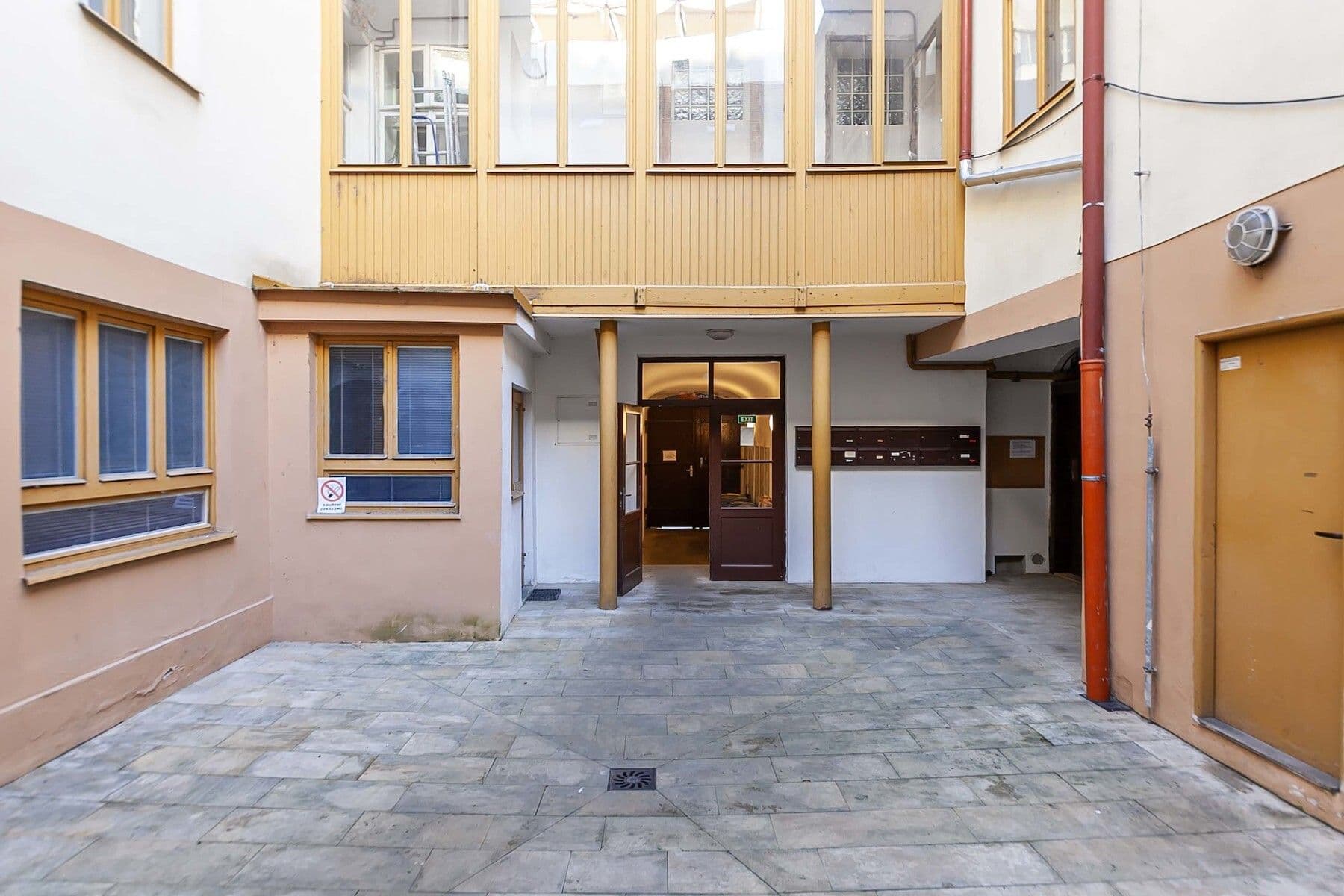 Predaj bytu 2-izbový 65 m², Na Poříčí, Praha, Praha Predaj bytu 2-izbový 65 m², Na Poříčí, Praha, Praha