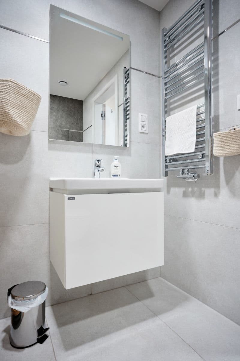 Prenájom bytu 1-izbový 36 m², Šrámkové, Praha, Praha Prenájom bytu 1-izbový 36 m², Šrámkové, Praha, Praha