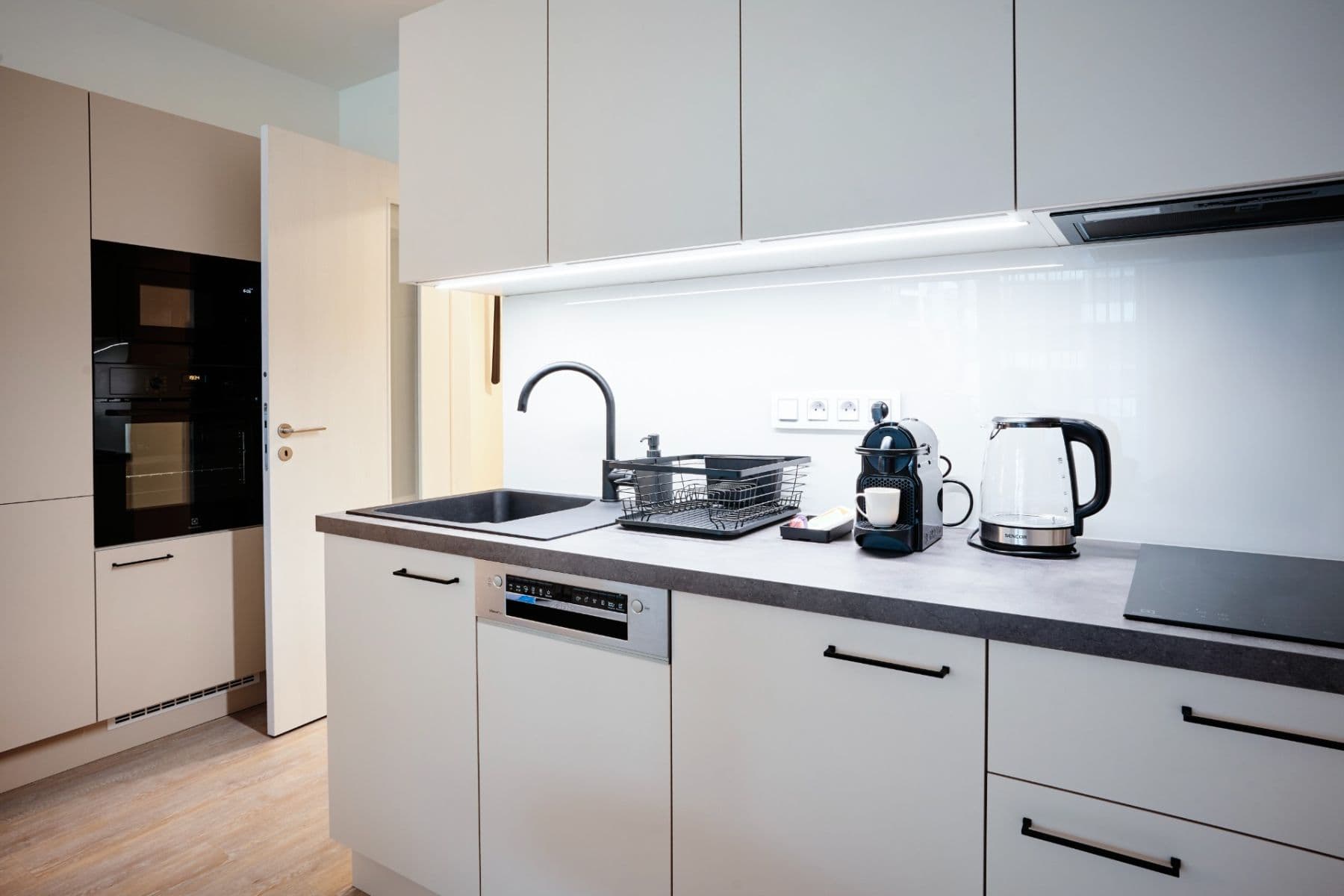 Prenájom bytu 1-izbový 36 m², Šrámkové, Praha, Praha Prenájom bytu 1-izbový 36 m², Šrámkové, Praha, Praha