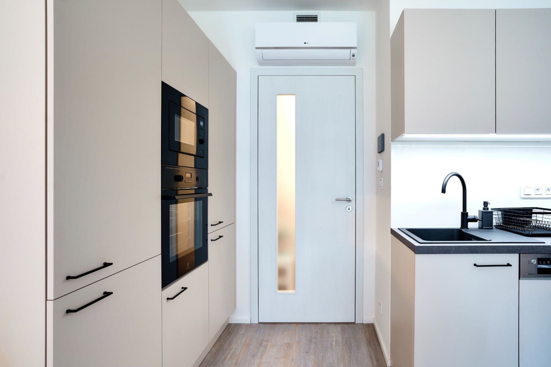 Prenájom bytu 1-izbový 36 m², Šrámkové, Praha, Praha Prenájom bytu 1-izbový 36 m², Šrámkové, Praha, Praha