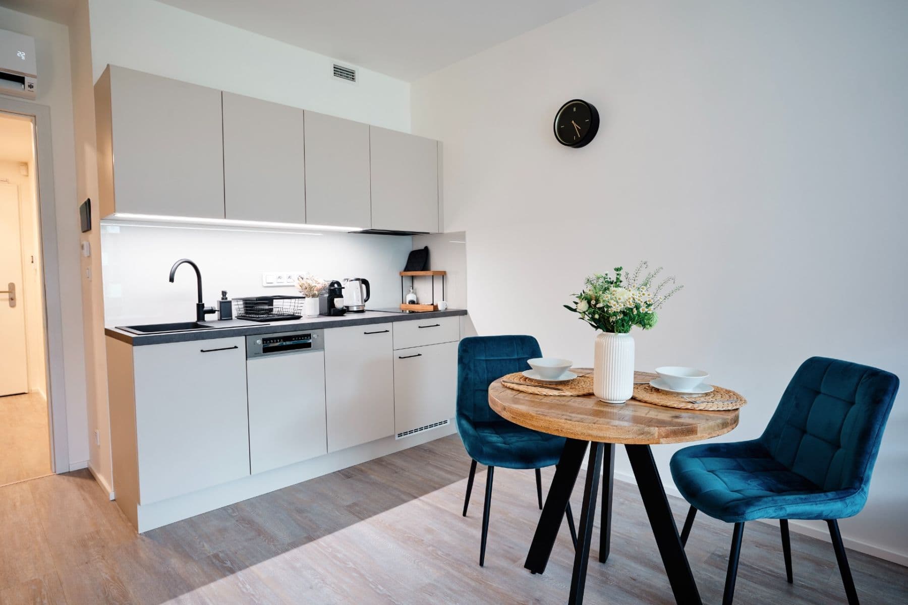 Prenájom bytu 1-izbový 36 m², Šrámkové, Praha, Praha Prenájom bytu 1-izbový 36 m², Šrámkové, Praha, Praha