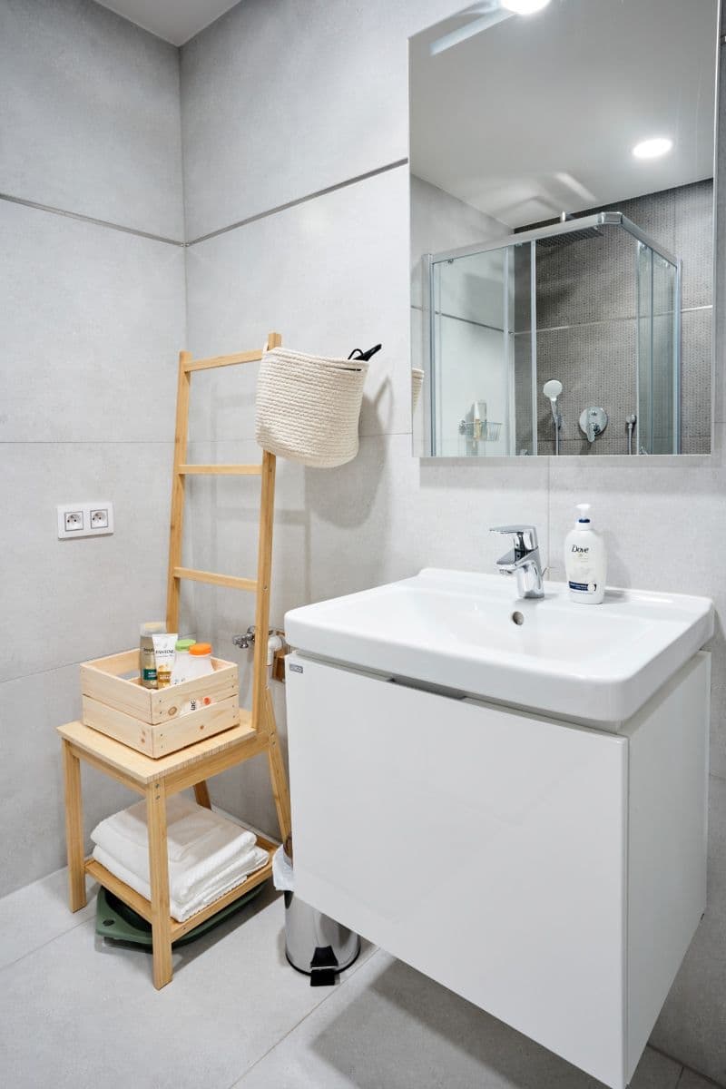 Prenájom bytu 1-izbový 36 m², Šrámkové, Praha, Praha Prenájom bytu 1-izbový 36 m², Šrámkové, Praha, Praha