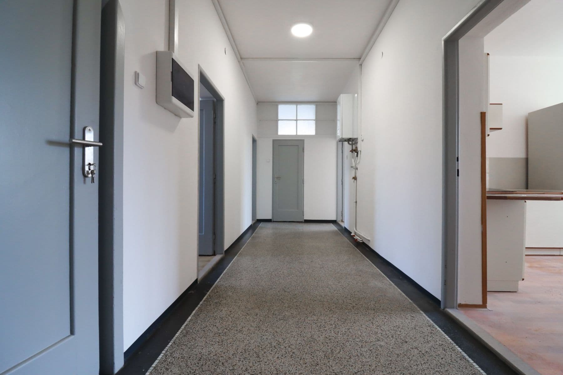 Prenájom bytu 4-izbový 18 m², Štítarská, Kolín, Středočeský kraj Prenájom bytu 4-izbový 18 m², Štítarská, Kolín, Středočeský kraj