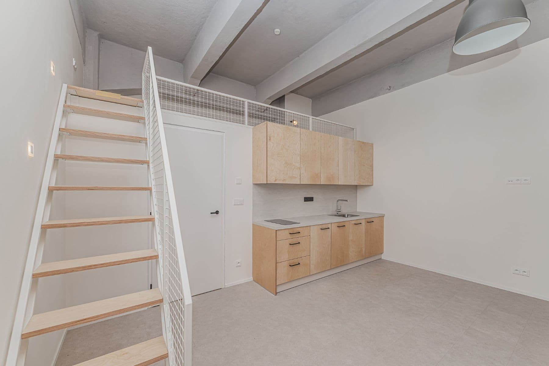 Prenájom bytu 1-izbový 34 m², Pražská třída, Hradec Králové, Královéhradecký kraj Prenájom bytu 1-izbový 34 m², Pražská třída, Hradec Králové, Královéhradecký kraj